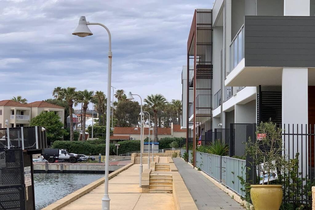 Mariner'S Cove ~ Luxe Waterfront Apartment Mindarie Luaran gambar